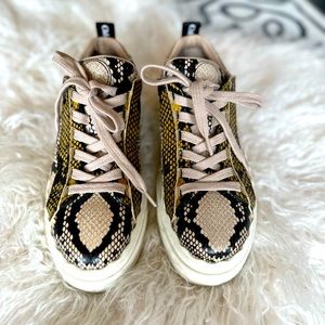 Chloé Lauren Scalloped sneakers